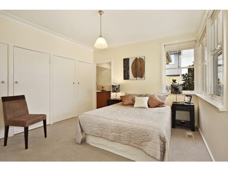 12 Orchard Crescent, Mont Albert North VIC 3129