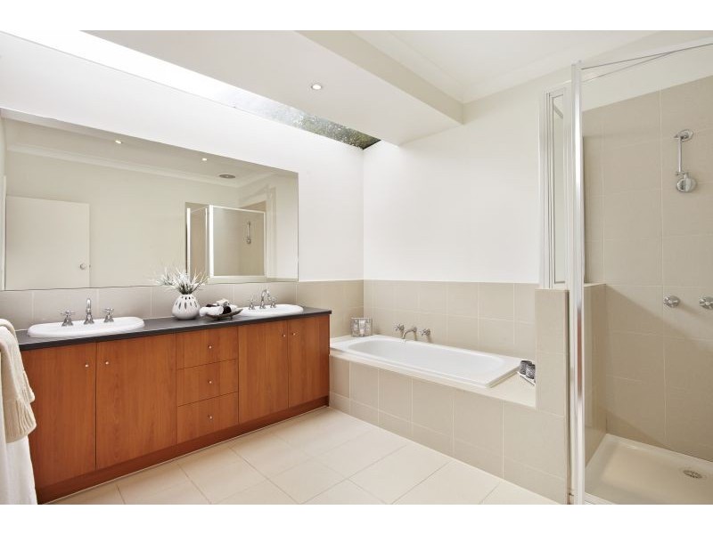 12 Orchard Crescent, Mont Albert North VIC 3129