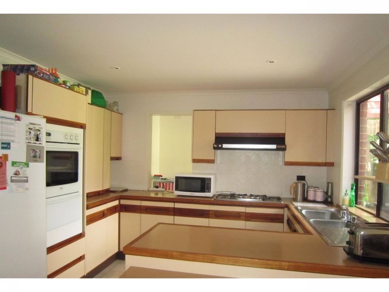 99 Rostrevor Parade, Mont Albert North VIC 3129