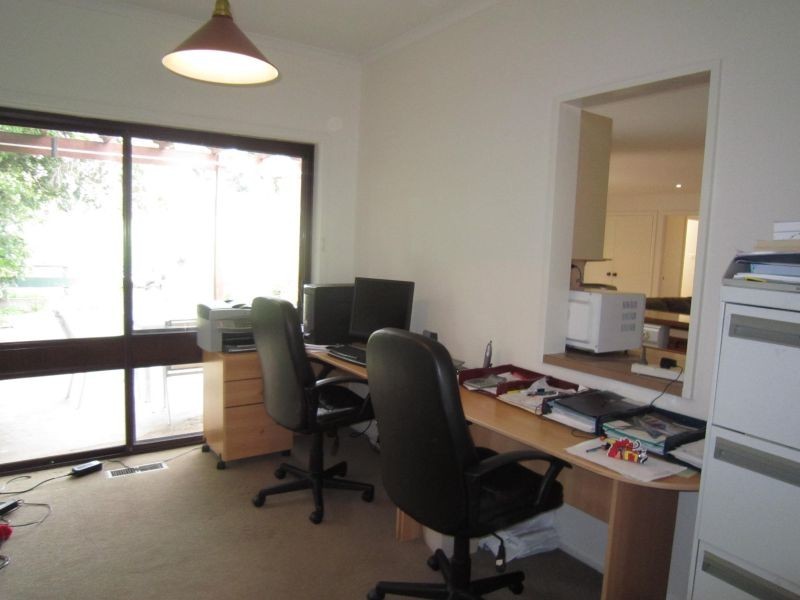 99 Rostrevor Parade, Mont Albert North VIC 3129