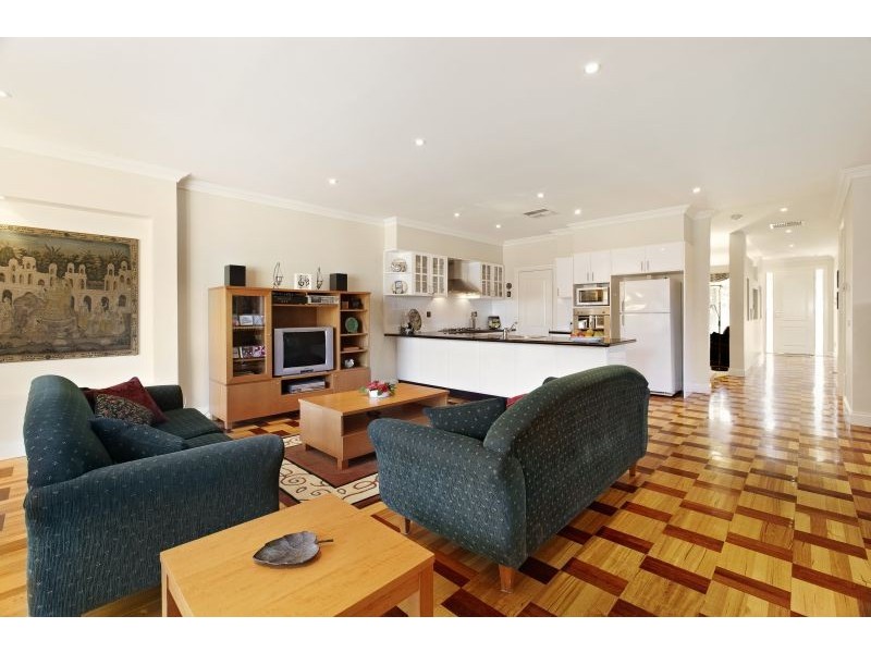 6A Bernborough Avenue, Balwyn VIC 3103