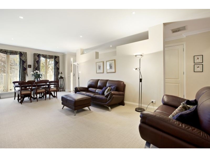 6A Bernborough Avenue, Balwyn VIC 3103