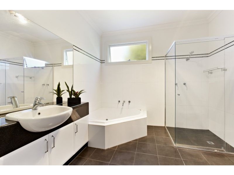 6A Bernborough Avenue, Balwyn VIC 3103