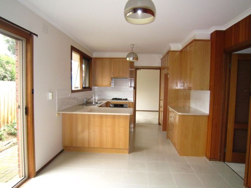 2/90 Windsor Crescent, Surrey Hills VIC 3127