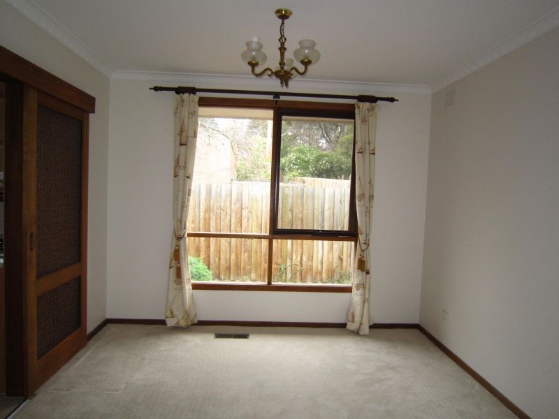 2/90 Windsor Crescent, Surrey Hills VIC 3127