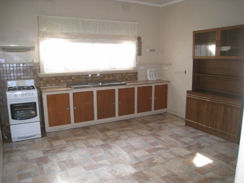 8 Corlett Street, Mont Albert VIC 3127