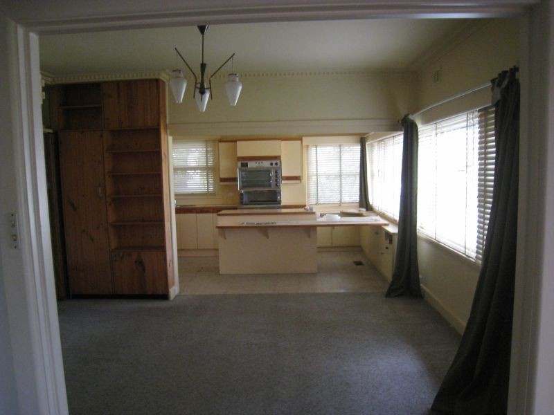 2 Orchard Crescent, Mont Albert North VIC 3129
