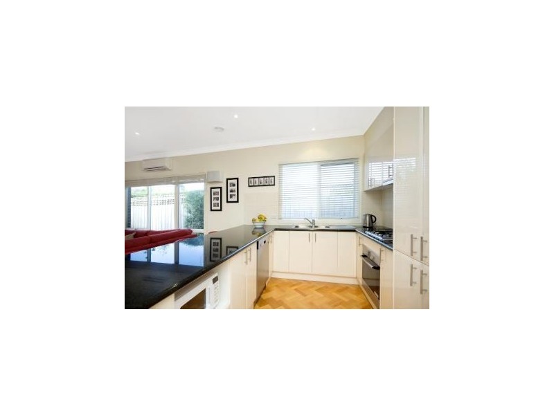 2/37 Olympiad Cres, Box Hill North VIC 3129