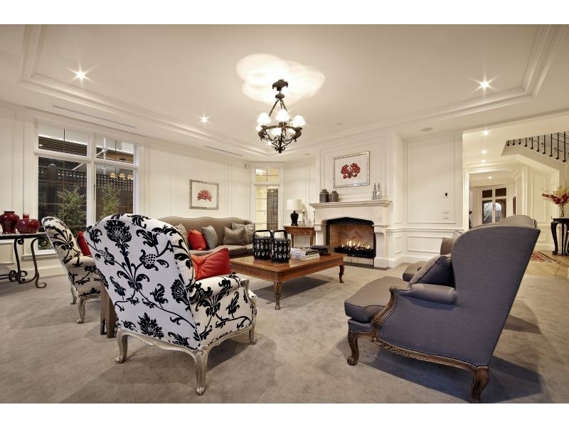 8 Torrington Place, Canterbury VIC 3126