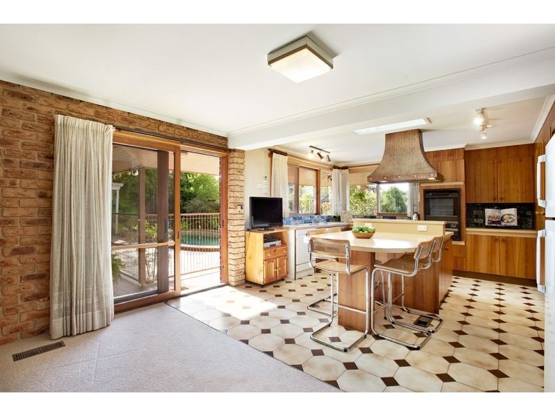 11 Milne Road, Mont Albert North VIC 3129