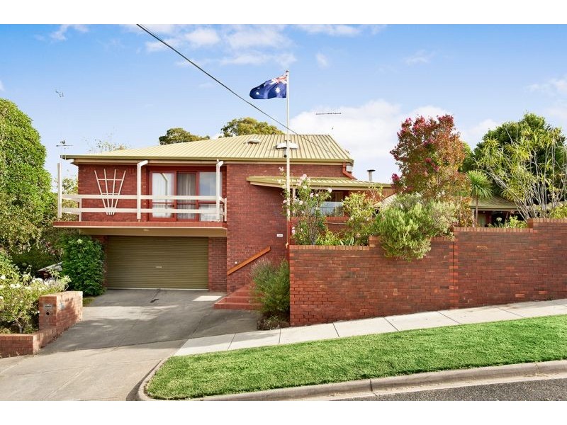 11 Milne Road, Mont Albert North VIC 3129