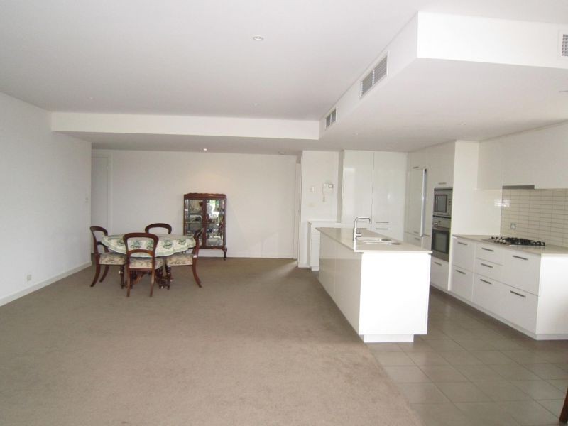 201/53 Chaucer Crescent, Canterbury VIC 3126