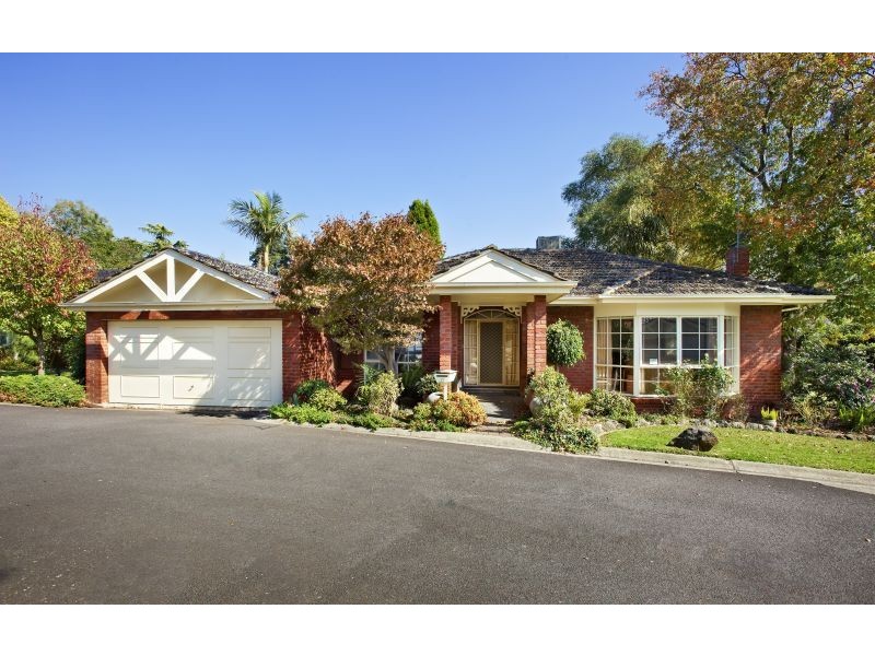 11 Parkhill Drive, Kew VIC 3101