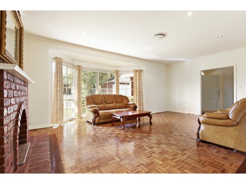 11 Parkhill Drive, Kew VIC 3101