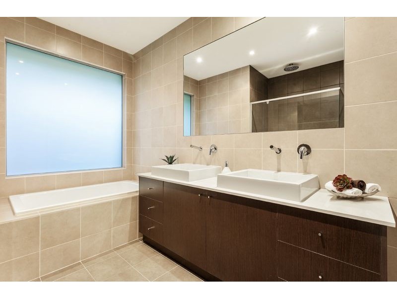 12A Orchard Crescent, Mont Albert North VIC 3129