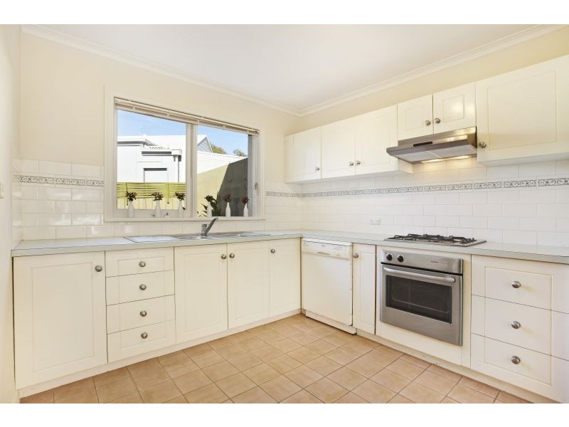 2/11 Paisley Street, Box Hill North VIC 3129
