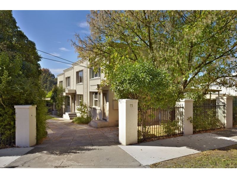 2/11 Paisley Street, Box Hill North VIC 3129