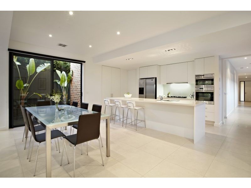 14 Uvadale Grove, Kew VIC 3101