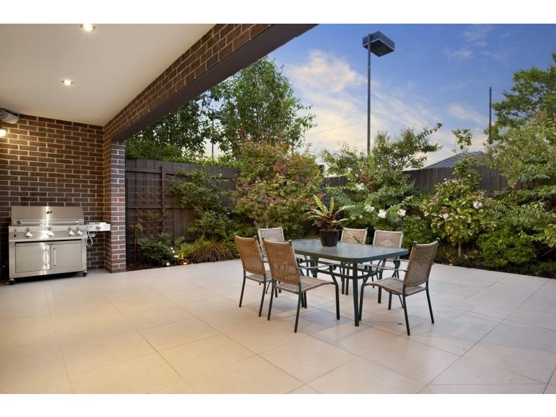 14 Uvadale Grove, Kew VIC 3101