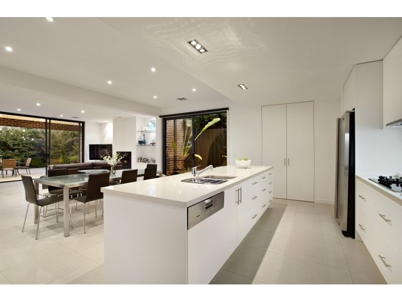 14 Uvadale Grove, Kew VIC 3101