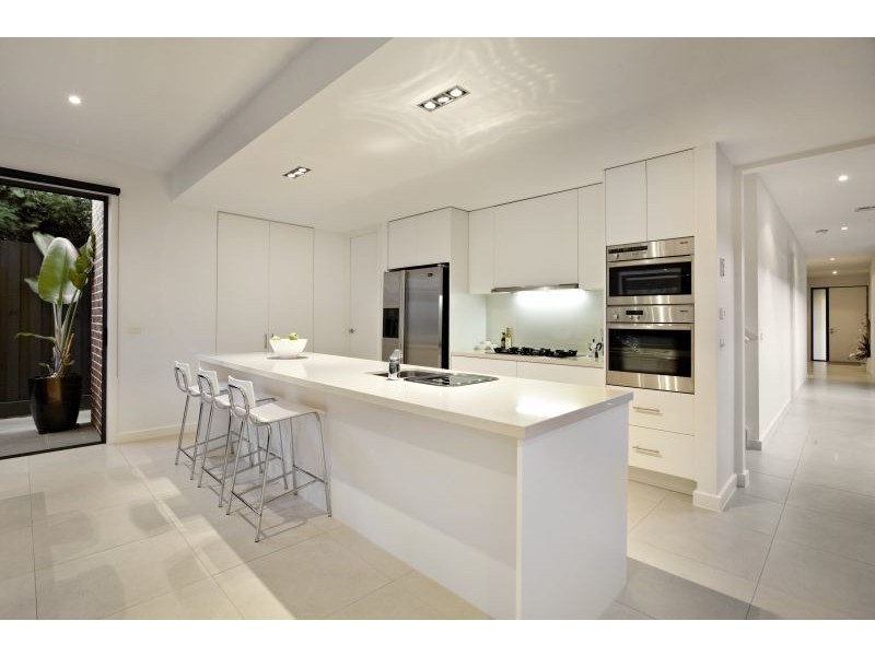 14 Uvadale Grove, Kew VIC 3101