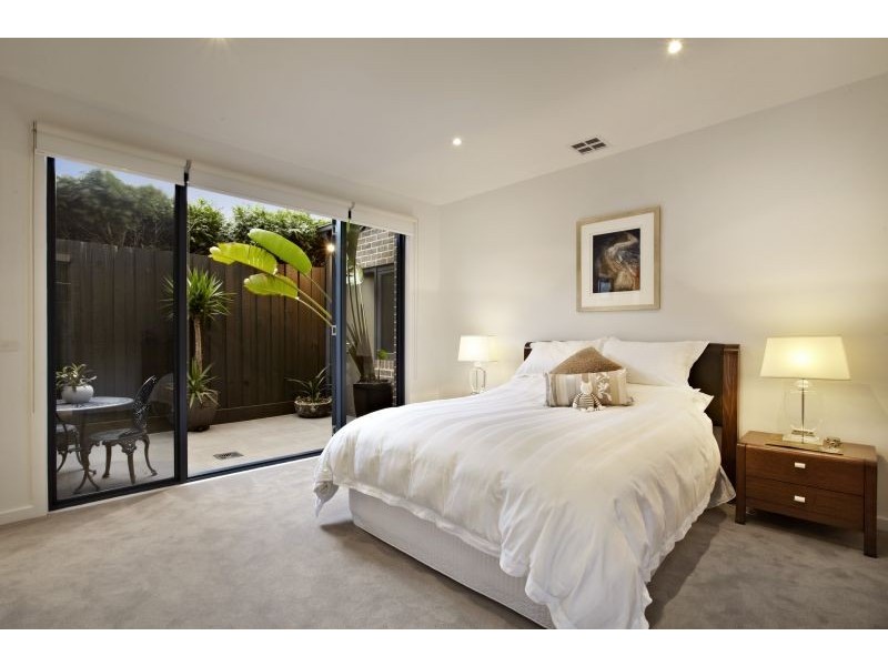 14 Uvadale Grove, Kew VIC 3101
