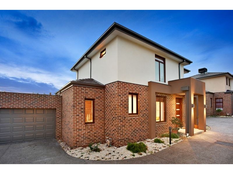 2/18 Doncaster Road, Balwyn North VIC 3104