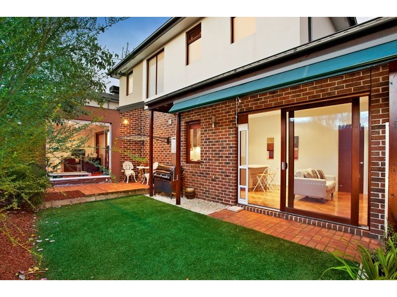 2/18 Doncaster Road, Balwyn North VIC 3104