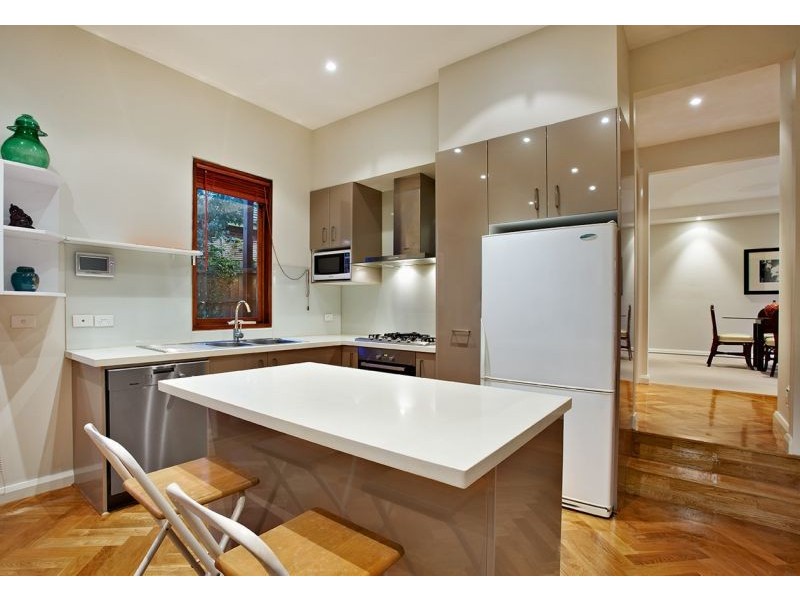 2/18 Doncaster Road, Balwyn North VIC 3104