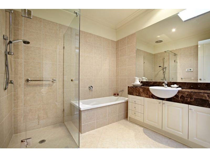 1/2 Kireep Road, Balwyn VIC 3103