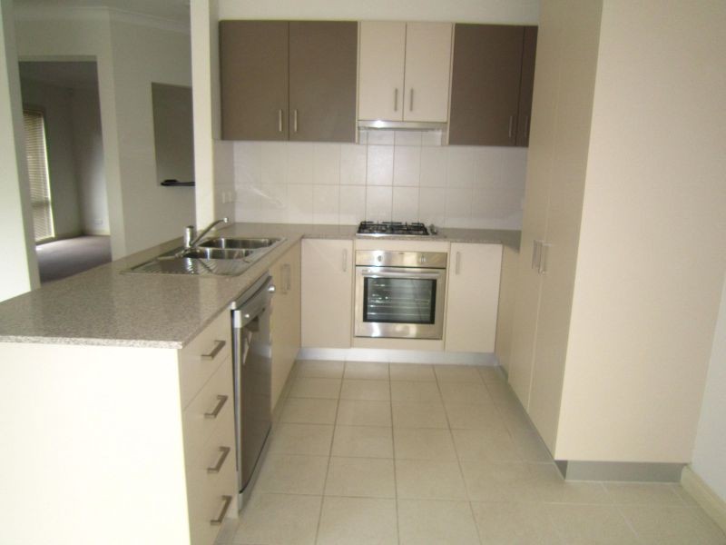 1/10 Keats Street, Burwood East VIC 3151