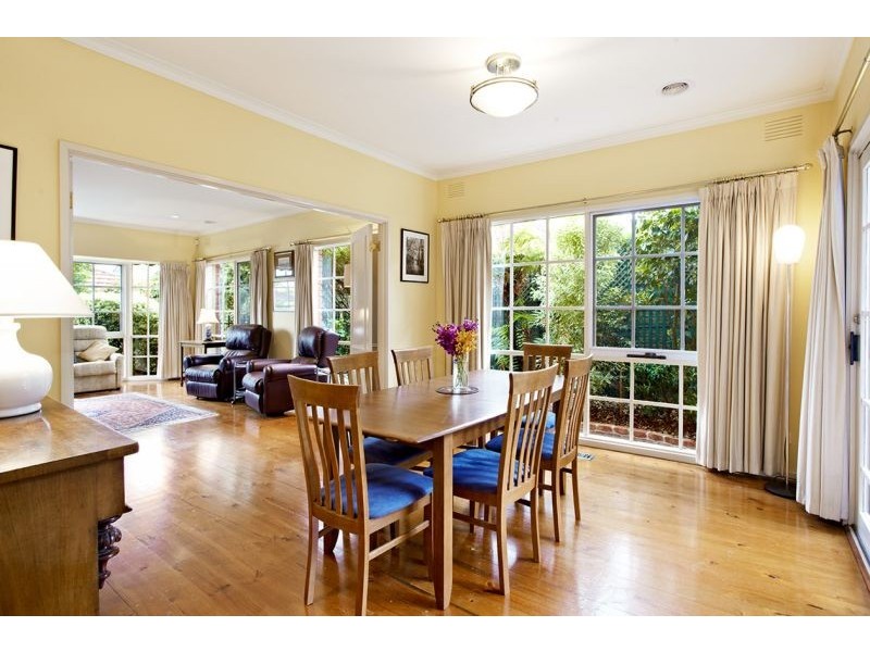 2/26a Brenbeal Street, Balwyn VIC 3103