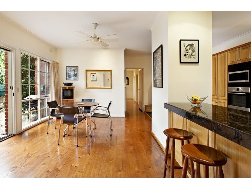 2/26a Brenbeal Street, Balwyn VIC 3103