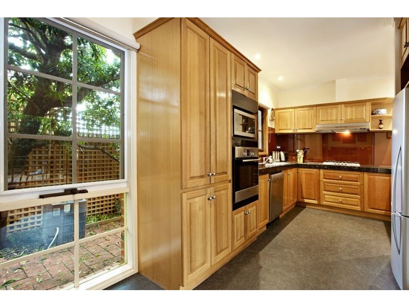 2/26a Brenbeal Street, Balwyn VIC 3103
