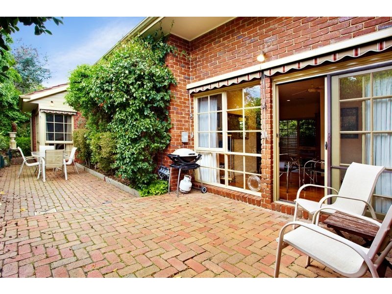 2/26a Brenbeal Street, Balwyn VIC 3103