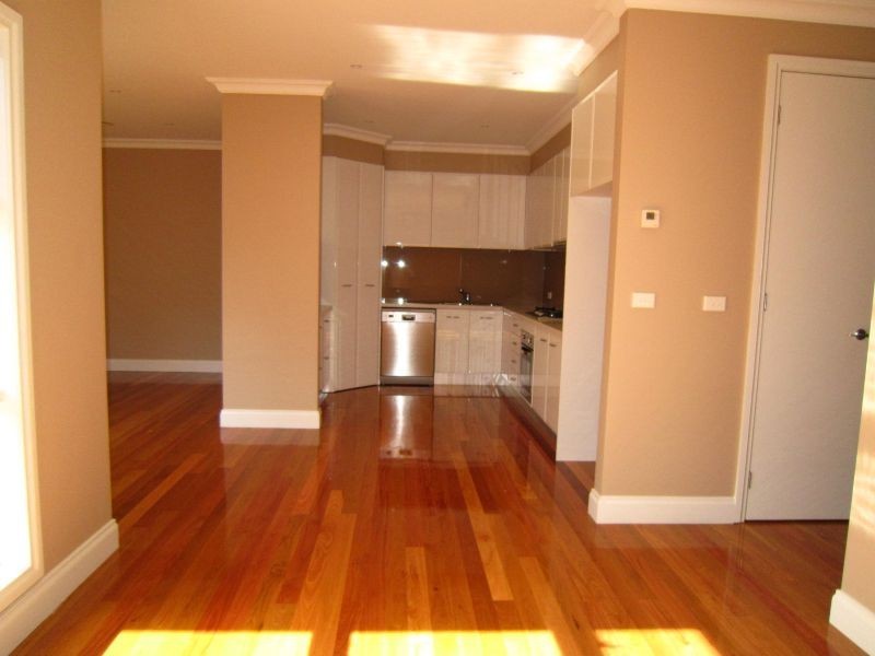 2/19 Evelina Street, Mont Albert North VIC 3129