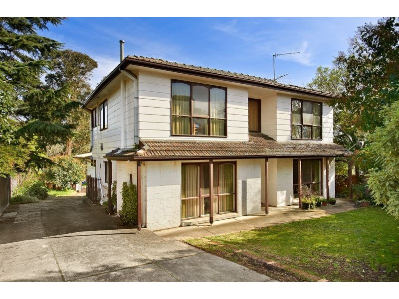 33 Orchard Crescent, Mont Albert North VIC 3129