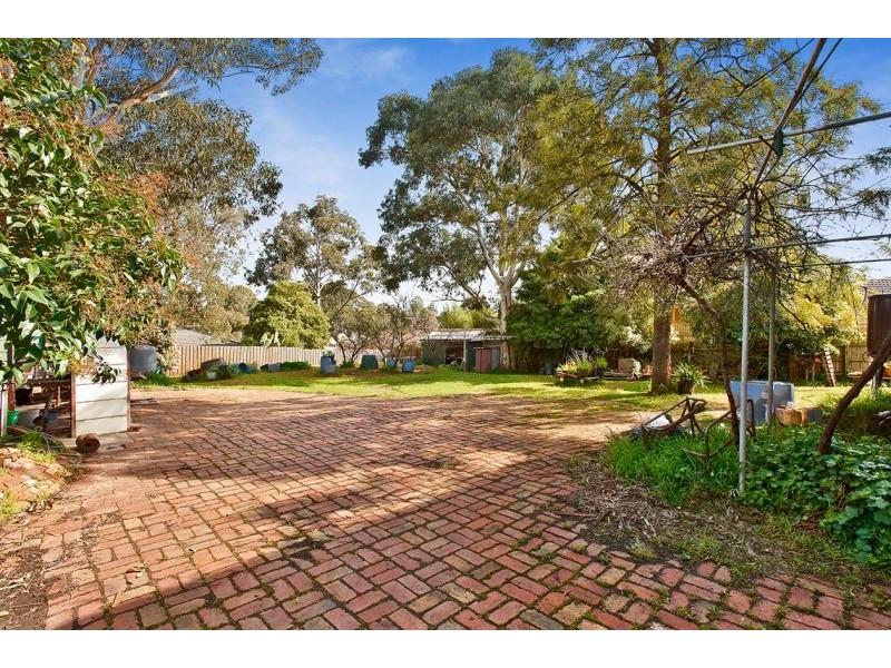 33 Orchard Crescent, Mont Albert North VIC 3129