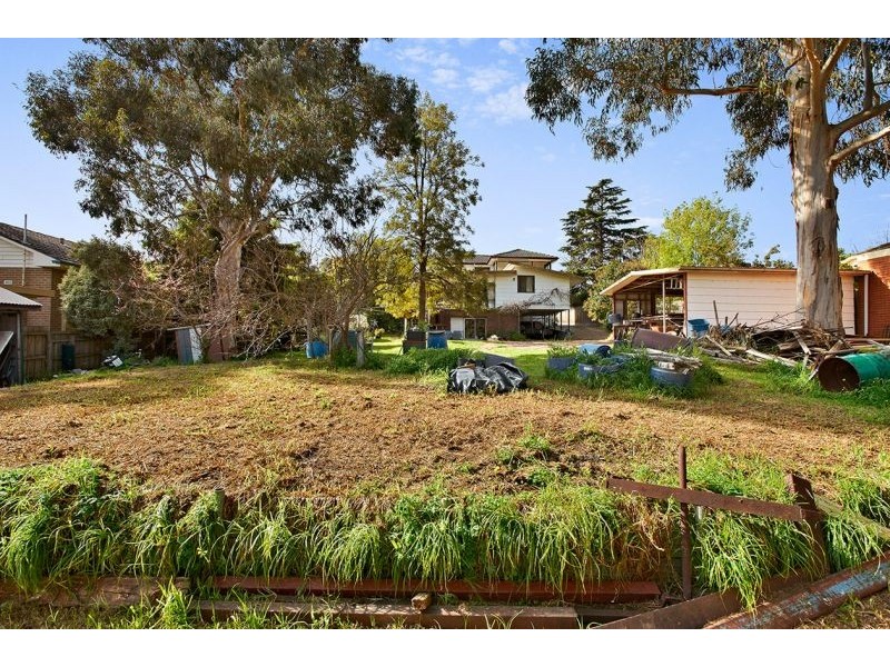 33 Orchard Crescent, Mont Albert North VIC 3129