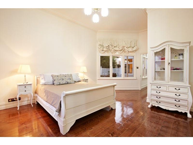 16 Laing Street, Mont Albert VIC 3127