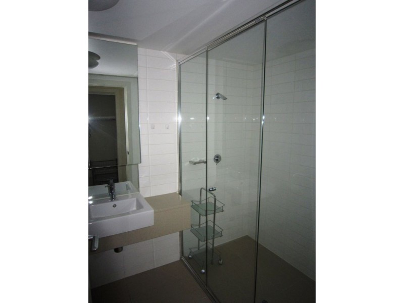 2502/100 Harbour Esplanade, Docklands VIC 3008