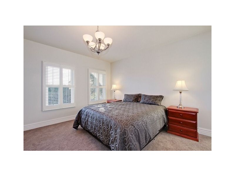 18 Olympiad Crescent, Box Hill North VIC 3129