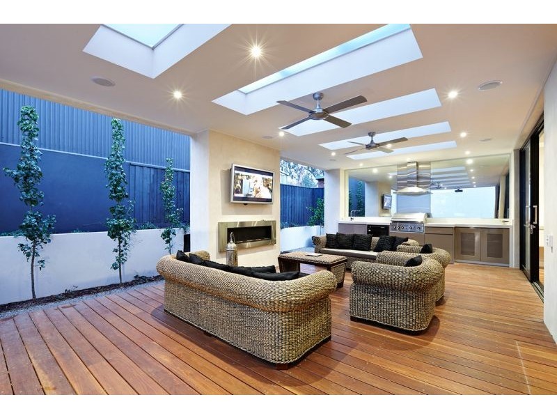 18 Olympiad Crescent, Box Hill North VIC 3129