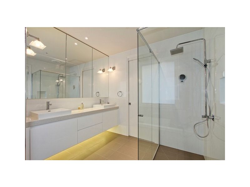 18 Olympiad Crescent, Box Hill North VIC 3129