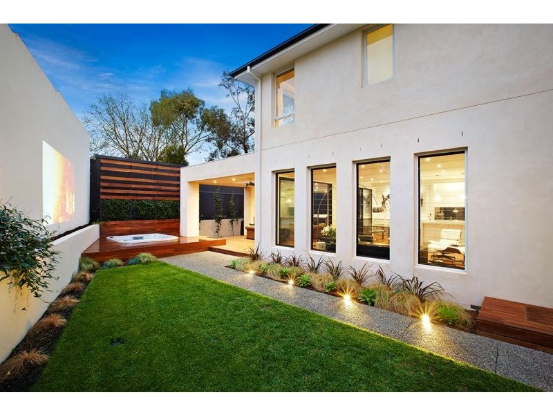 18 Olympiad Crescent, Box Hill North VIC 3129