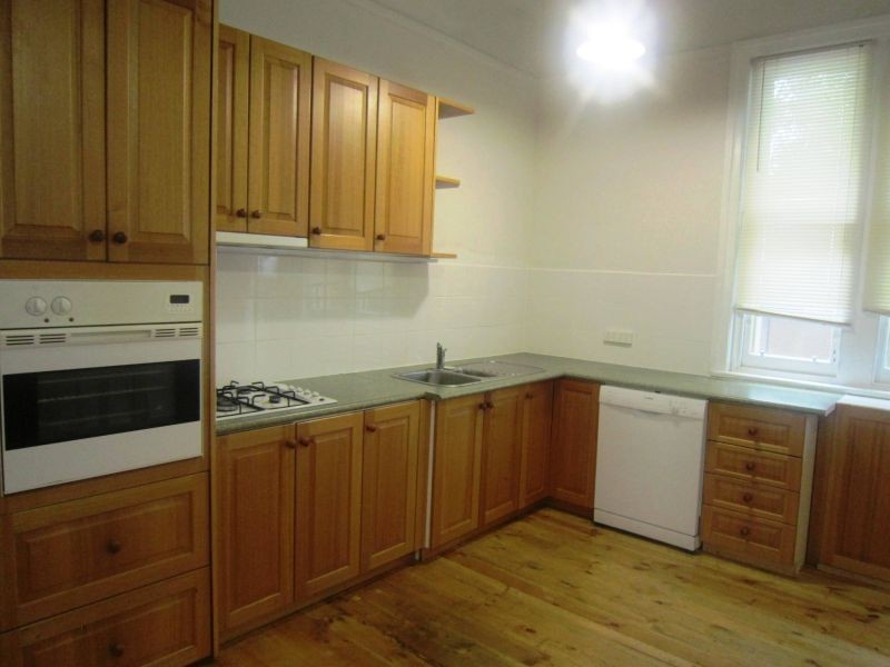 18 Windsor Cresent, Surrey Hills VIC 3127