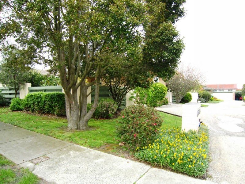 1/2-4 Rangeview Grove, Balwyn North VIC 3104