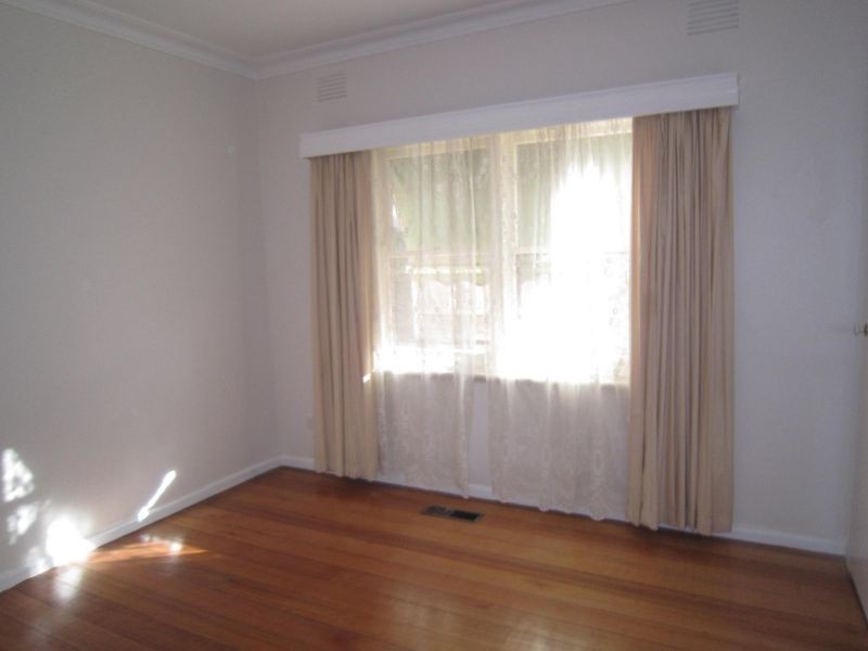 8 Benbrook Avenue, Mont Albert North VIC 3129