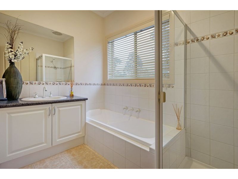 1/28 Anthony Avenue, Doncaster VIC 3108