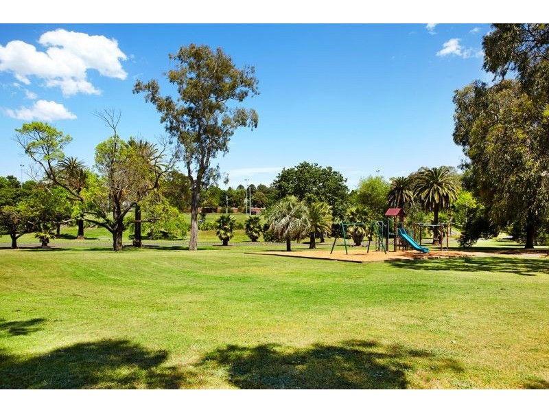 8 Segtoune Street, Kew VIC 3101